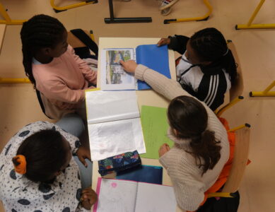 Soutenir l’aide aux devoirs et les cours de français