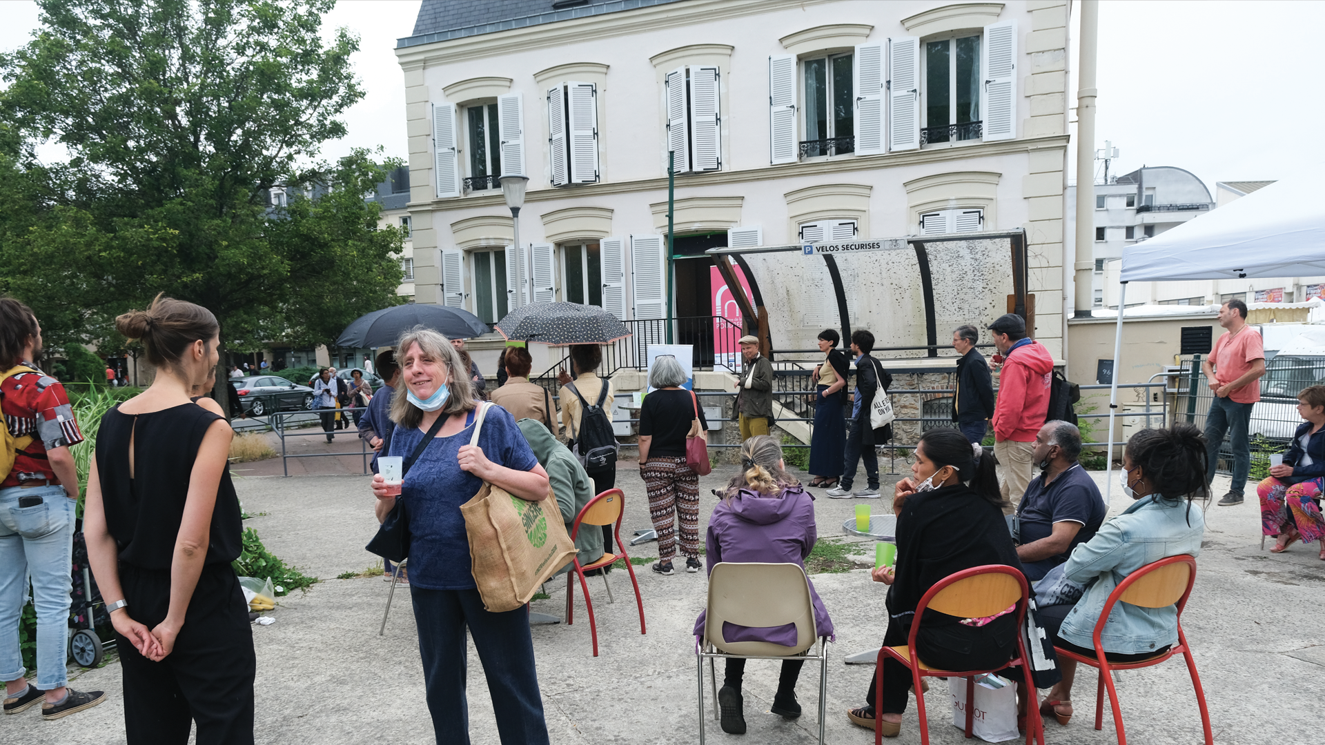 Végétalisation de l’esplanade devant le pavillon de la Culture